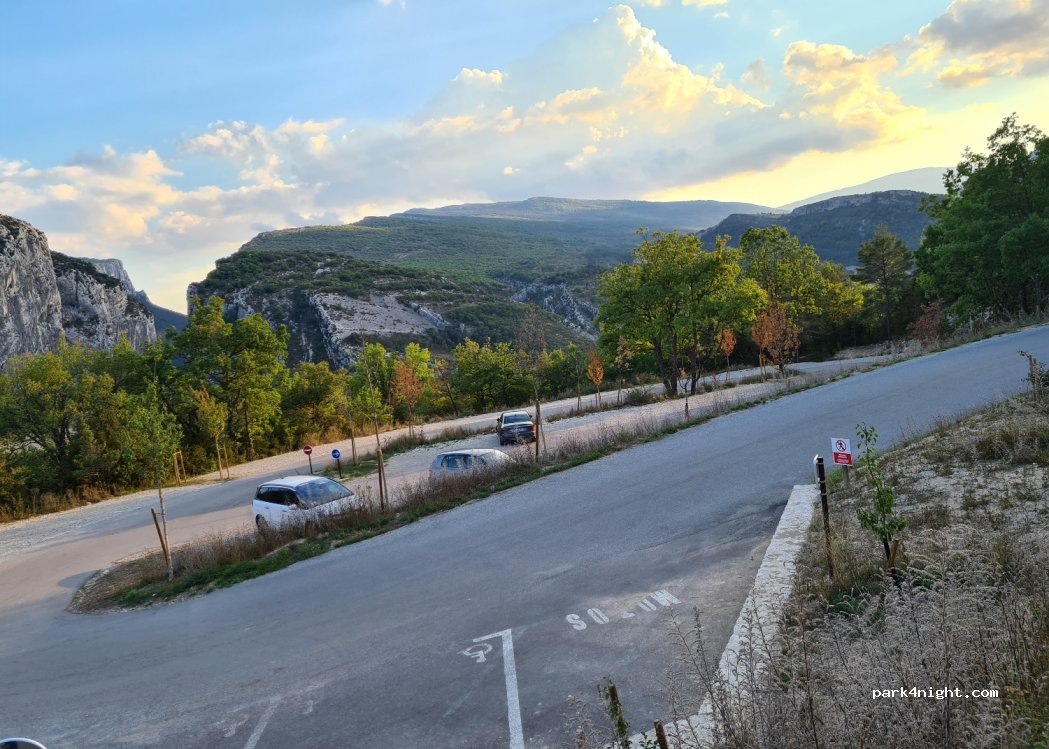 (04120) Rougon - — foto