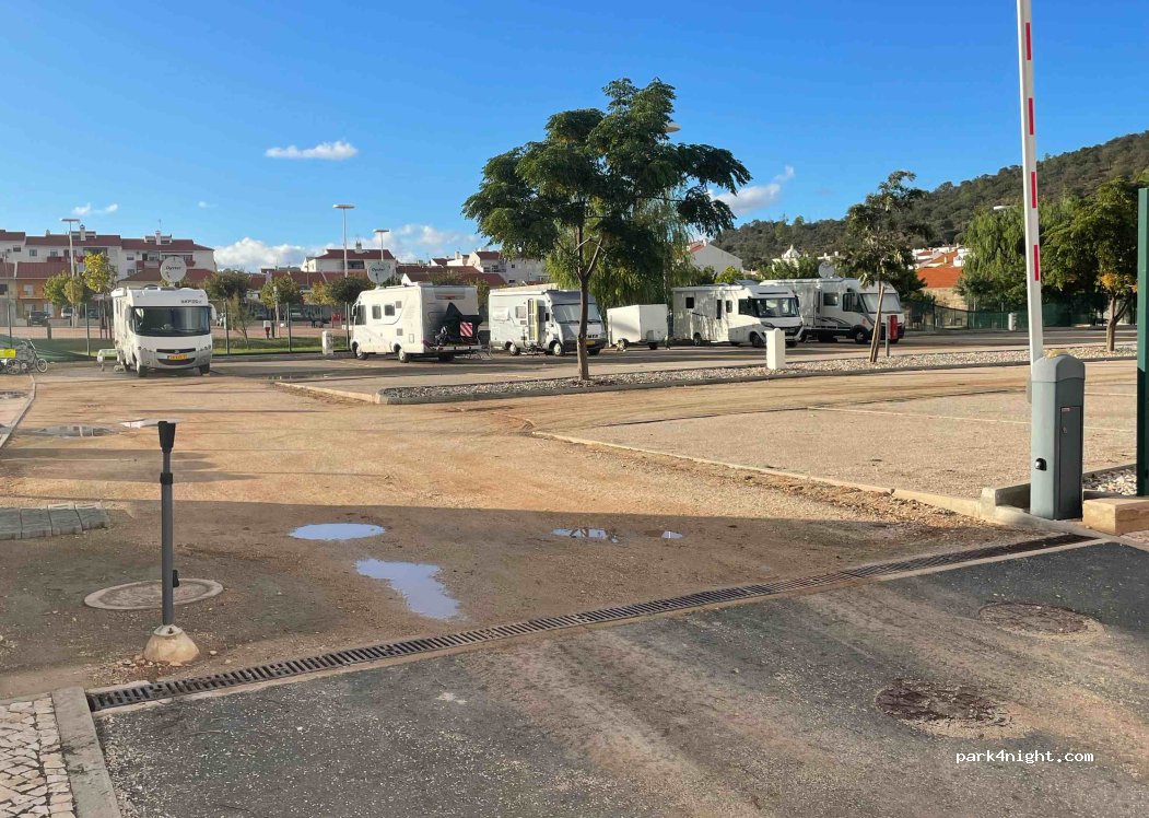 Área Serviço Autocaravanas Messines — foto 4