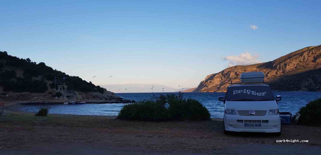 (330 52) Galaxidi - Unnamed Road — foto
