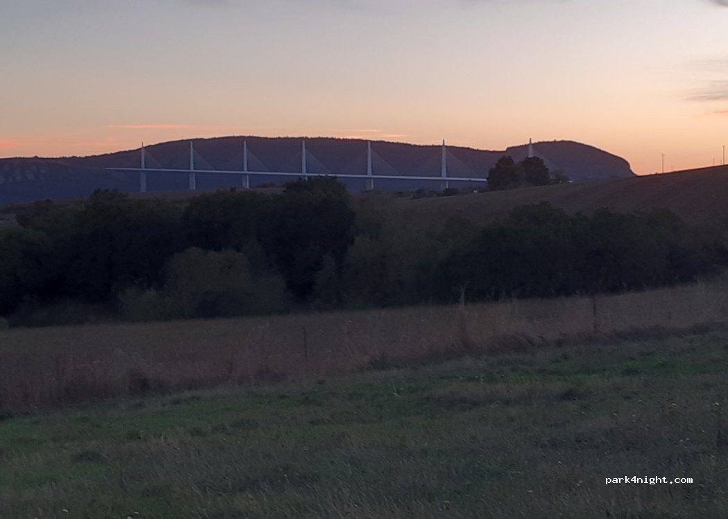 (12100) Millau - Unnamed Road — foto 4