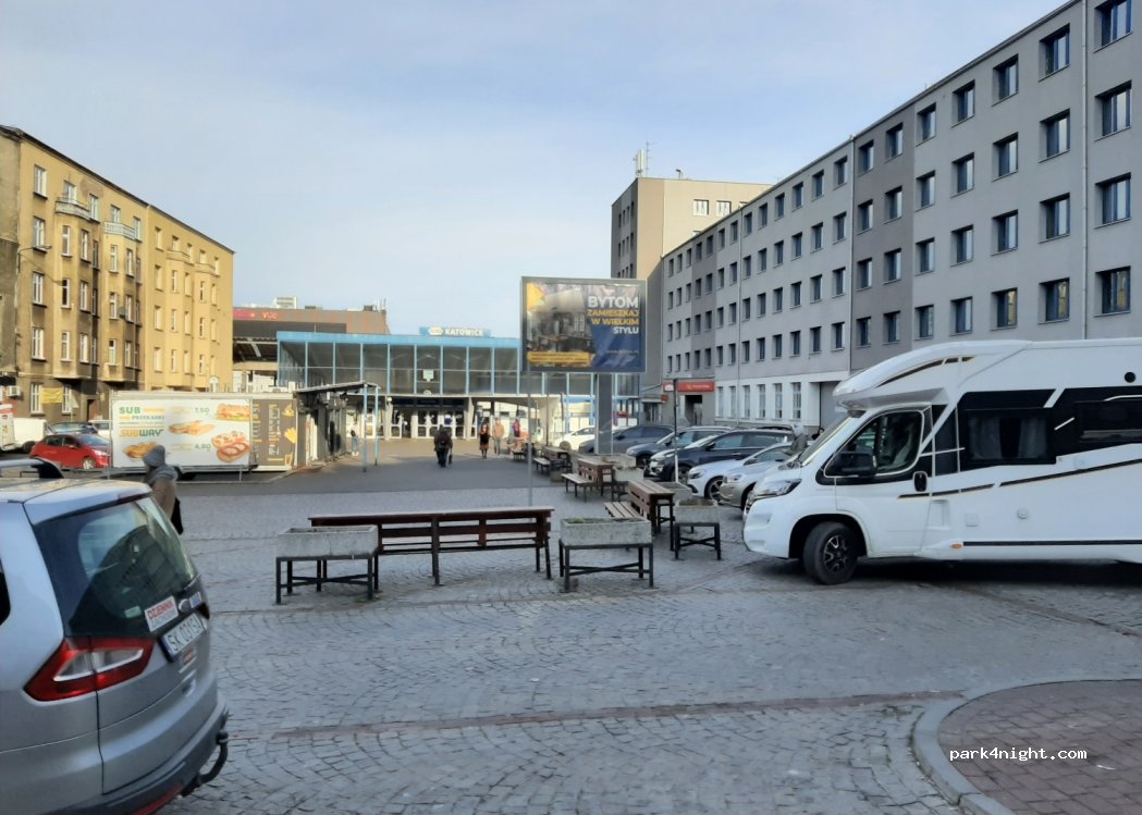(40-061) Katowice - 9 plac Oddziałów Młodzieży Powstańczej — foto