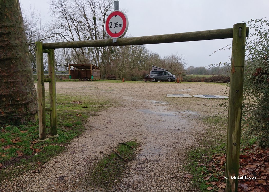 (41000) Saint-Denis-sur-Loire - — foto