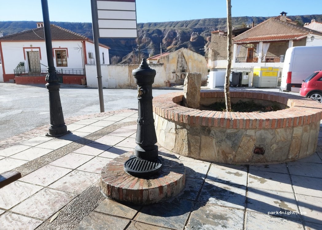(18890) Gorafe - n4 Plaza de la Constitución — foto 3