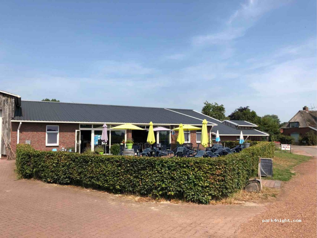 Camperplaats wijngaard Baan — foto