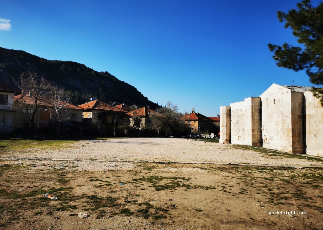 (15300) Susuz - Susuz Yolu — foto