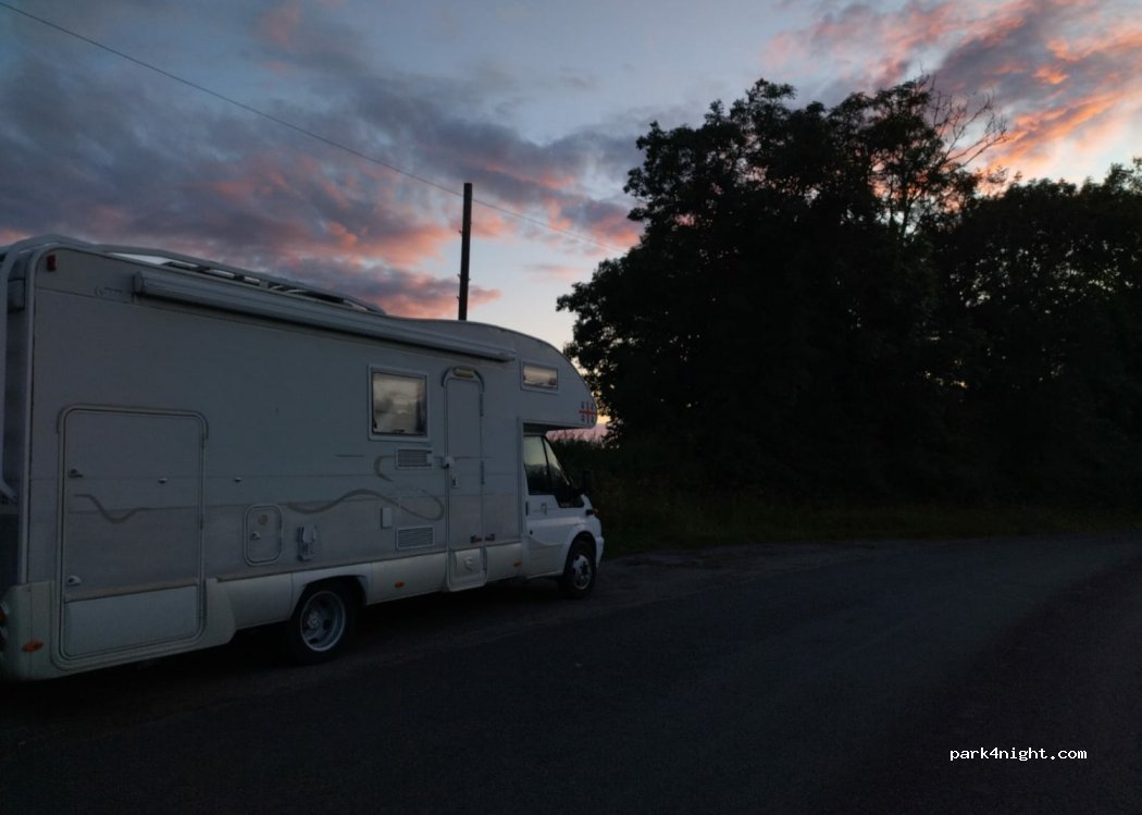 (LE15 8QA) Oakham - Exton Road — foto 2