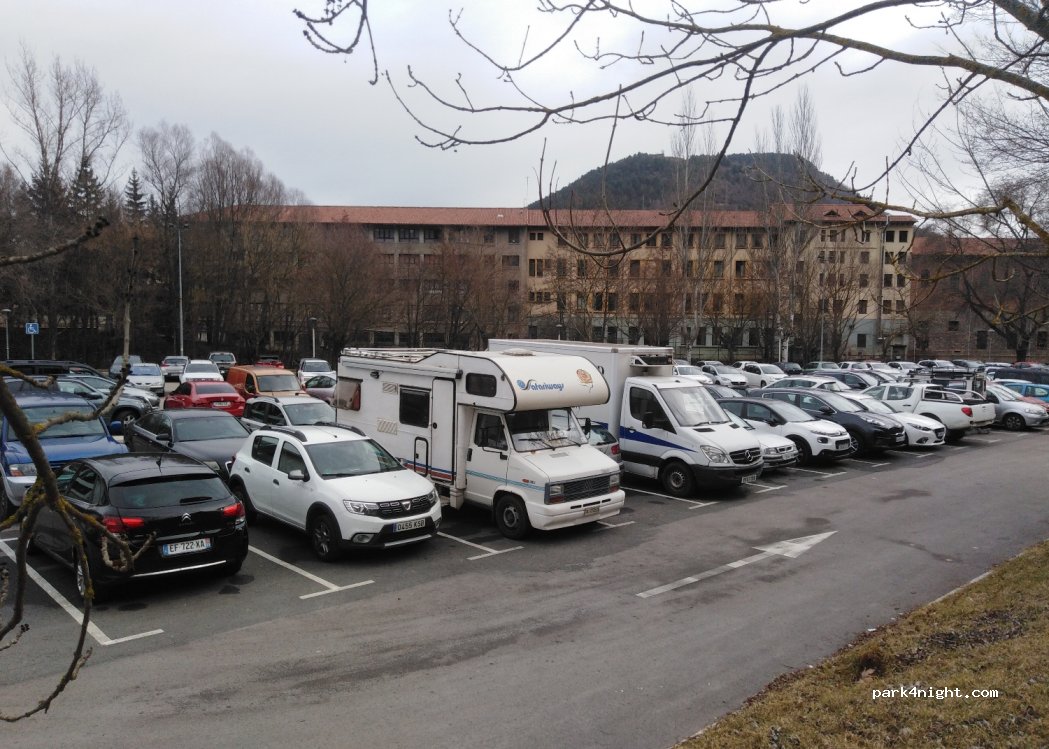 (17500) Ripoll - 16 Passeig de la Farga Catalana — foto