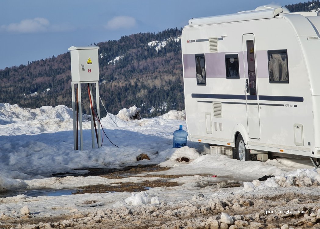 Uludağ Karavan Otoparkı — foto