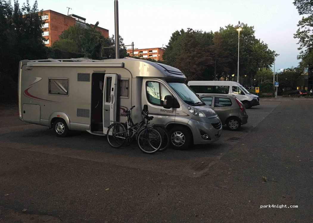 (2907 MJ) Capelle aan den IJssel - 14 Stationsplein — foto