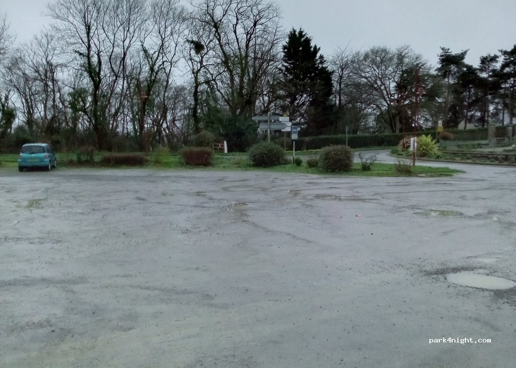(35250) Saint-Germain-sur-Ille - 3 Le Chemin Renault — foto