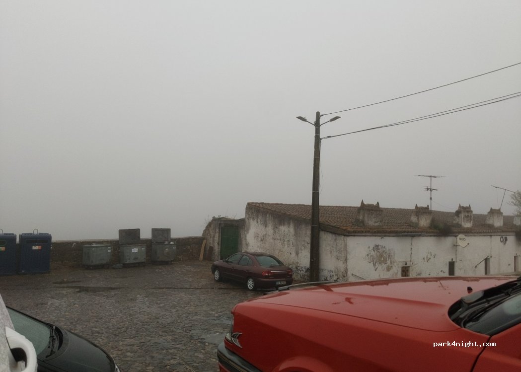 (7100-535) Estremoz - 14A Terreiro do Loureiro — foto