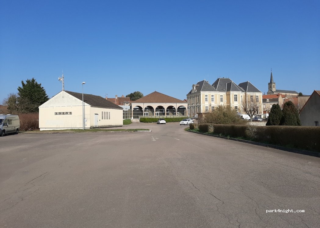 (71360) Épinac - 12 C Place Charles de Gaulle — foto