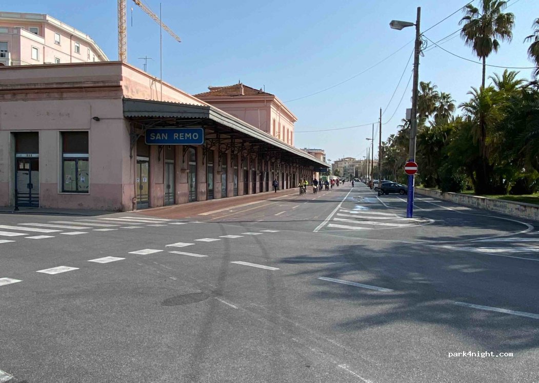 (18038) Sanremo - 21 Piazza Cesare Battisti — foto 2