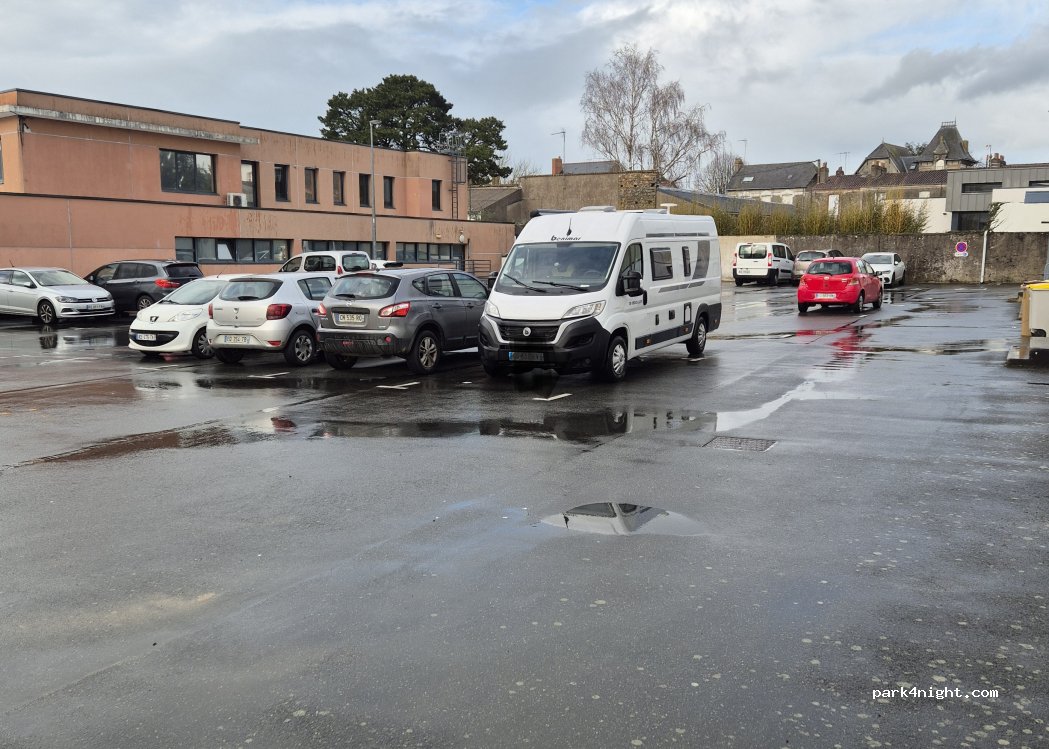 (49300) Cholet - 54 Rue des Bons Enfants — foto