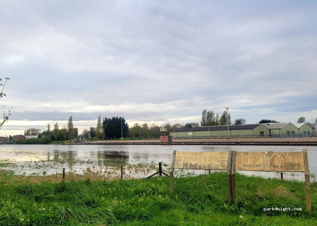 (PE12 9YR) Spalding - East Bank — foto 4