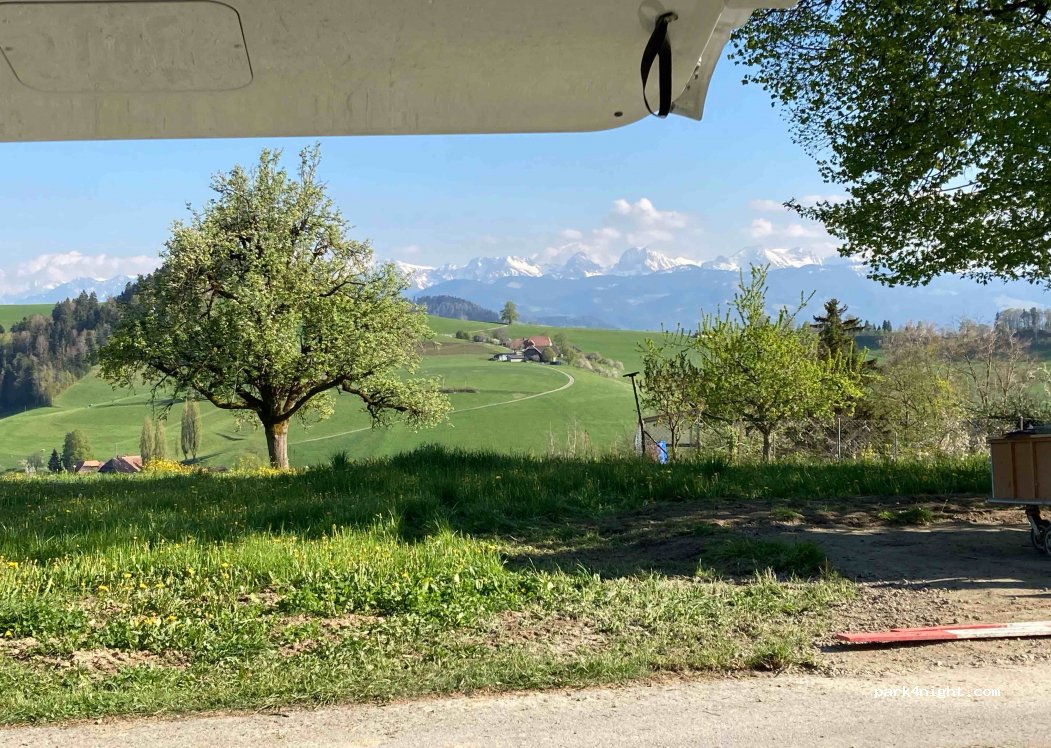 Wohnmobil Stellplatz Balmberg — foto
