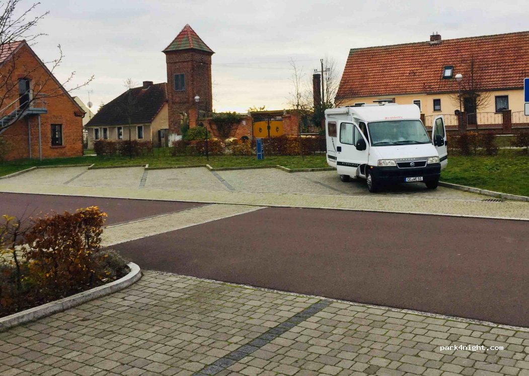 Wohnmobilstellplatz Kloster Jerichow — foto 2