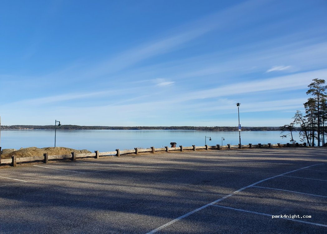 (135 69) - 1 TRINNTORPS BRYGGVÄG — foto 2