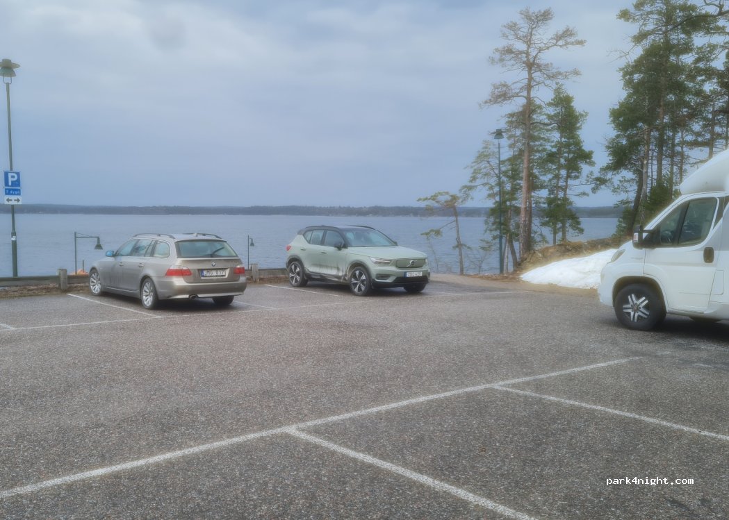 (135 69) - 1 TRINNTORPS BRYGGVÄG — foto 3