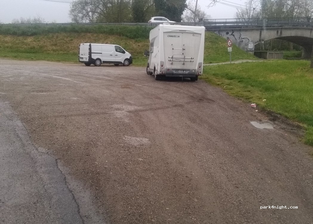 (82100) Castelsarrasin - D958 — foto