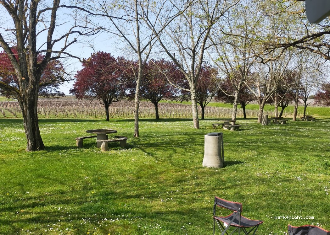 (33340) Blaignan-Prignac - Unnamed Road — foto
