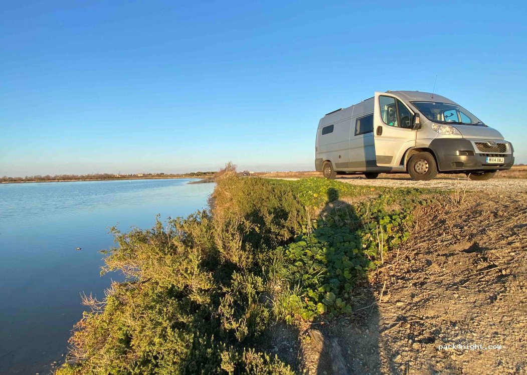 (13129) Arles - Route de la Mer — foto 3