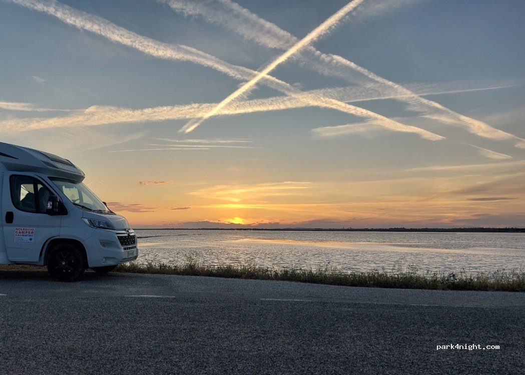 (13129) Arles - Route de la Mer — foto 4