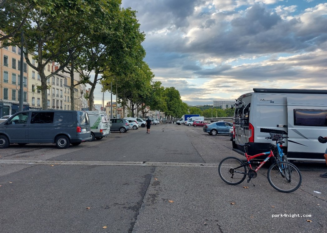 (69009) Lyon - 21 Quai Arloing — foto 3