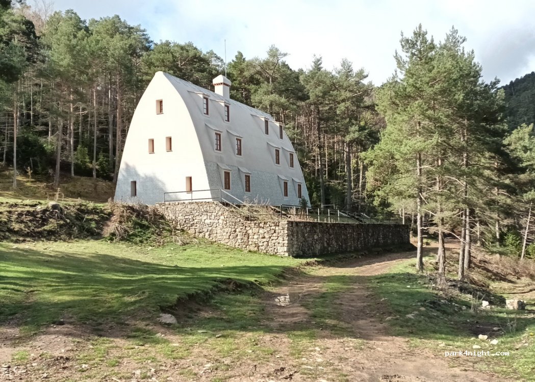 (08696) La Pobla de Lillet - Unnamed Road — foto