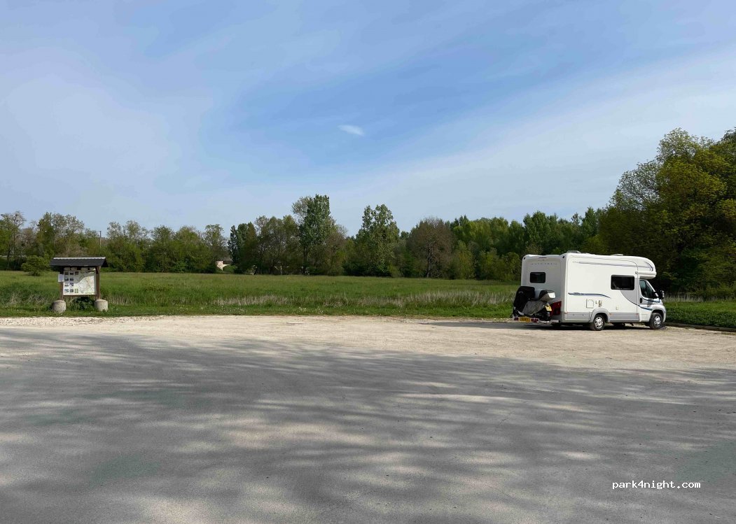 (18400) Lunery - 6 Rue de l'Abreuvoir — foto