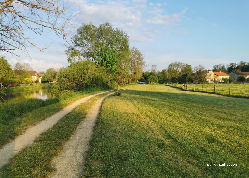 (52270) Roches-Bettaincourt - 24 Rue Anne Pageot — foto