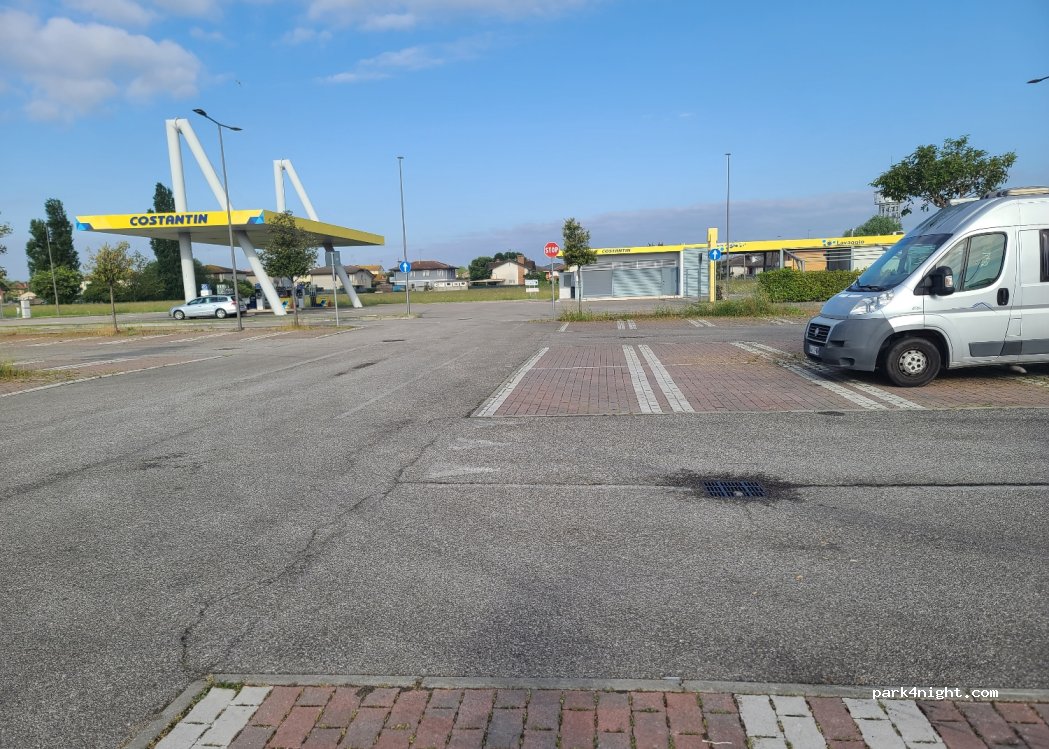 (45019) Taglio di Po - 81a Viale John Fitzgerald Kennedy — foto 2