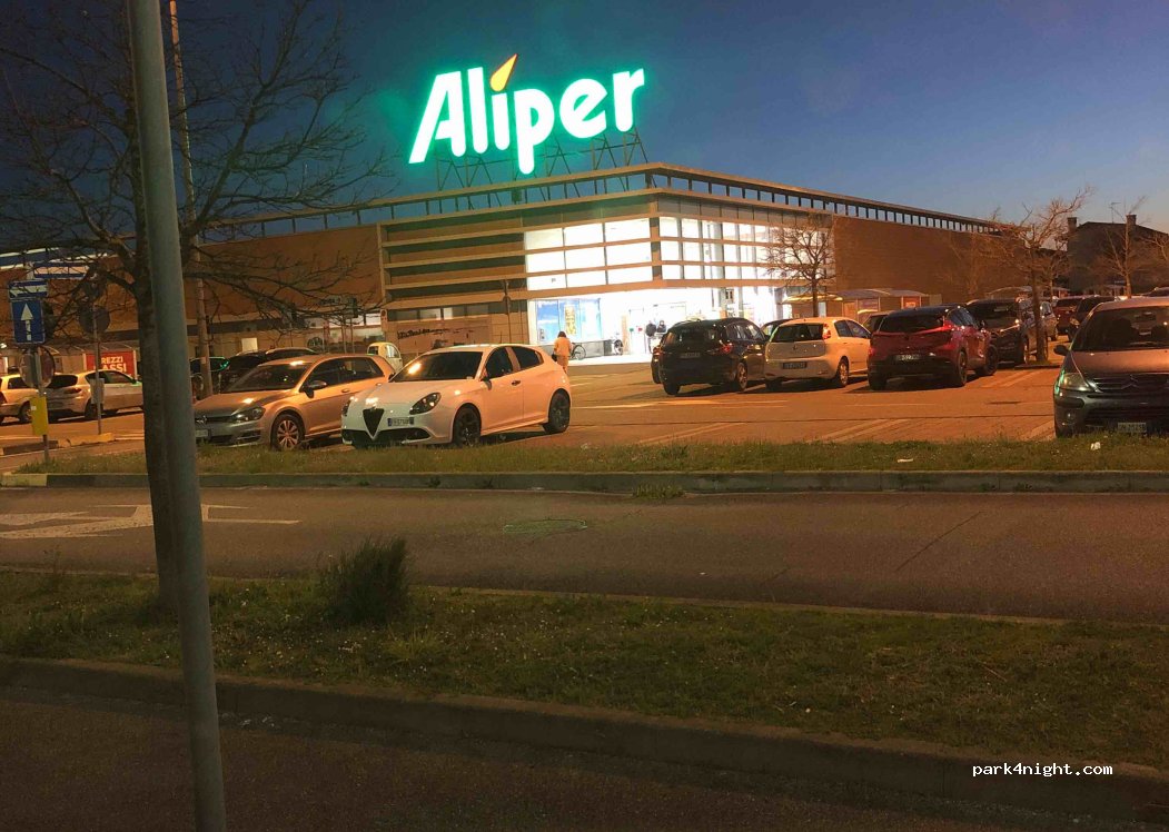 (45019) Taglio di Po - 81a Viale John Fitzgerald Kennedy — foto 4