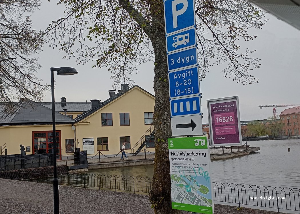 (632 20) Eskilstuna - 15 Hamngatan — foto