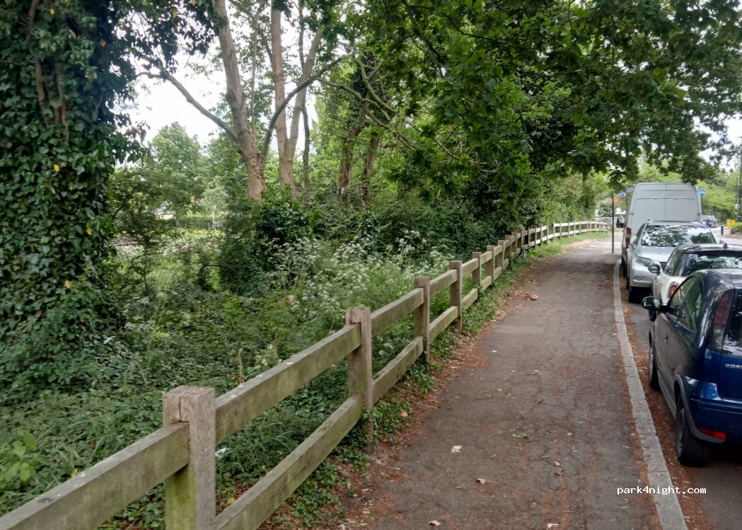 (UB5 6AE) Northolt - Ealing Road — foto 2