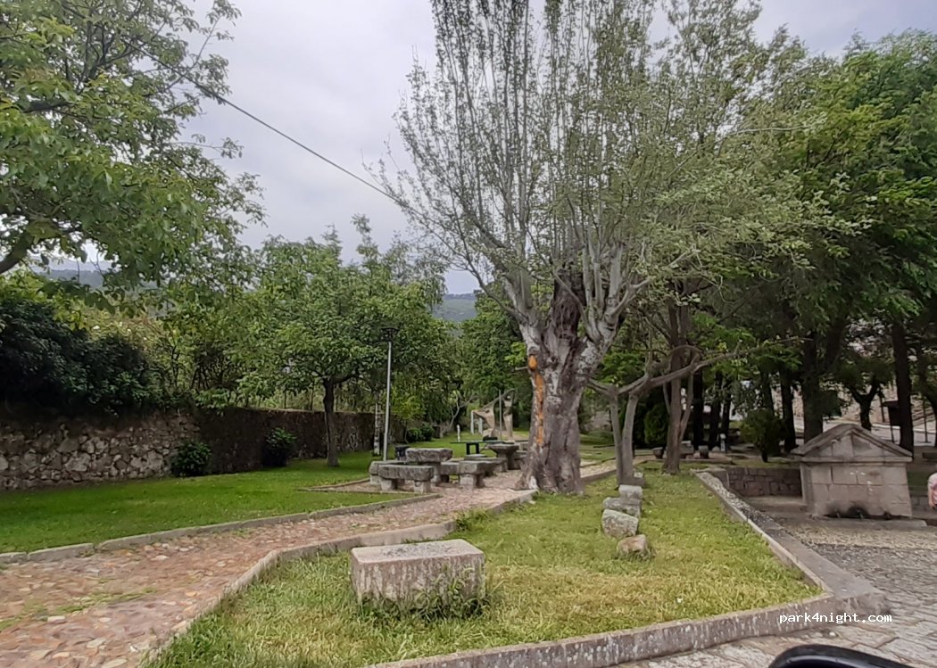 (05440) Piedralaves - 96 Calle Rosales — foto