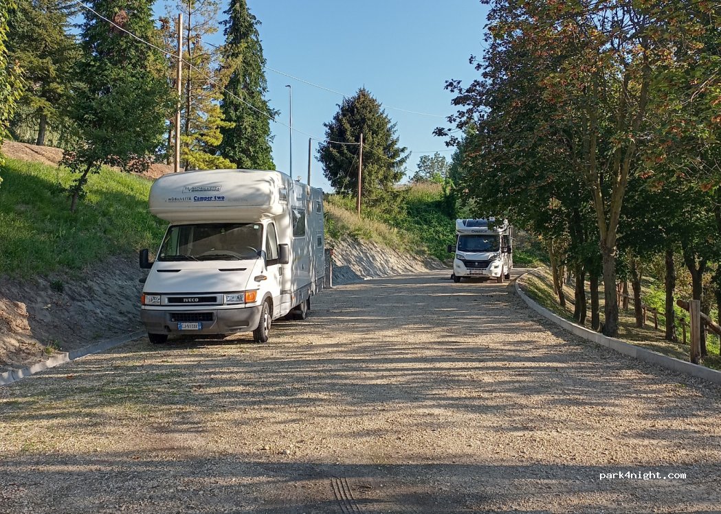 (10090) Cinzano - Via Santa Maria — foto 4