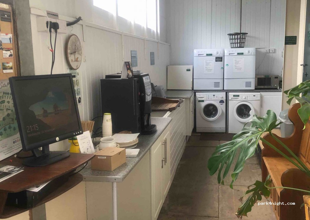 Waterrow Touring Park — foto 2