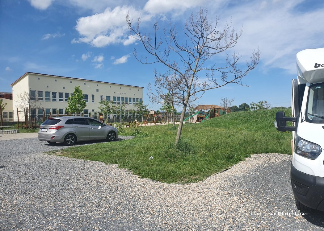 (900 25) Chorvátsky Grob - 1 Javorová Alej — foto