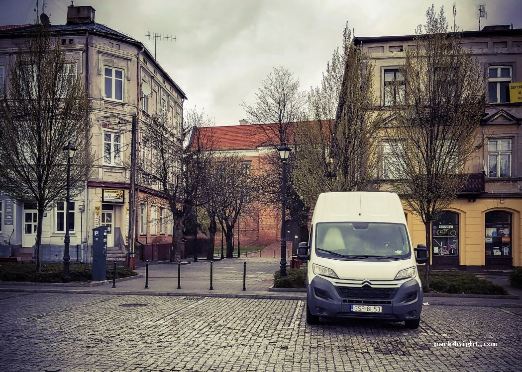 (99-100) Łęczyca - 32 Plac Tadeusza Kościuszki — foto