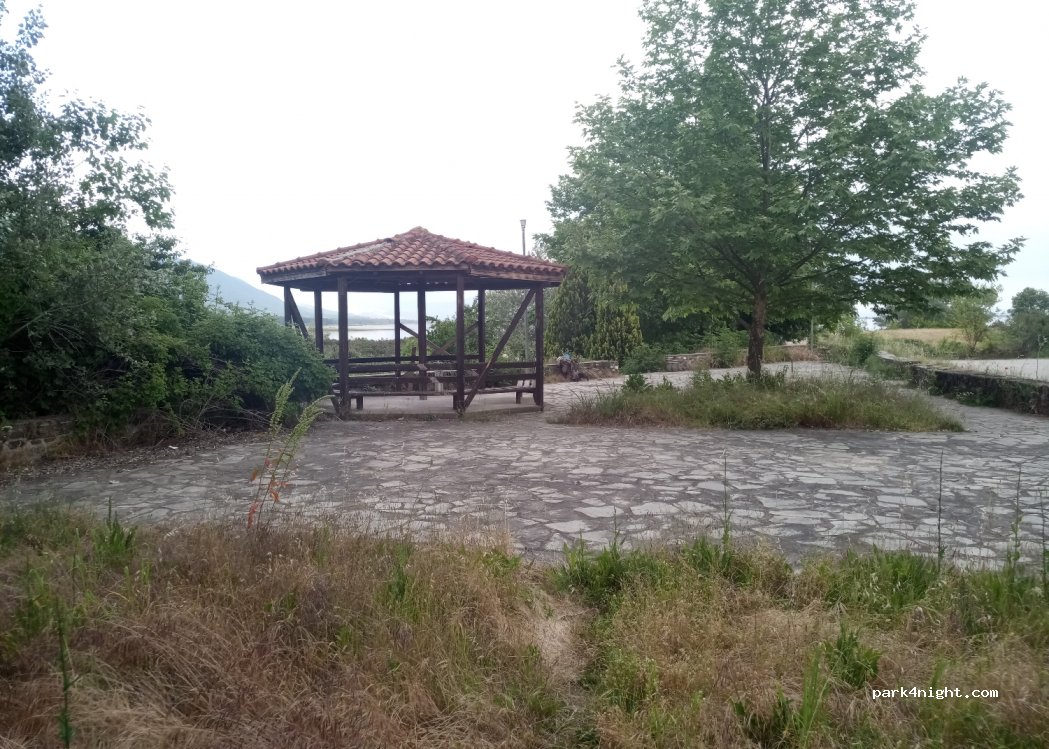 (620 55) Livadia - — foto 2