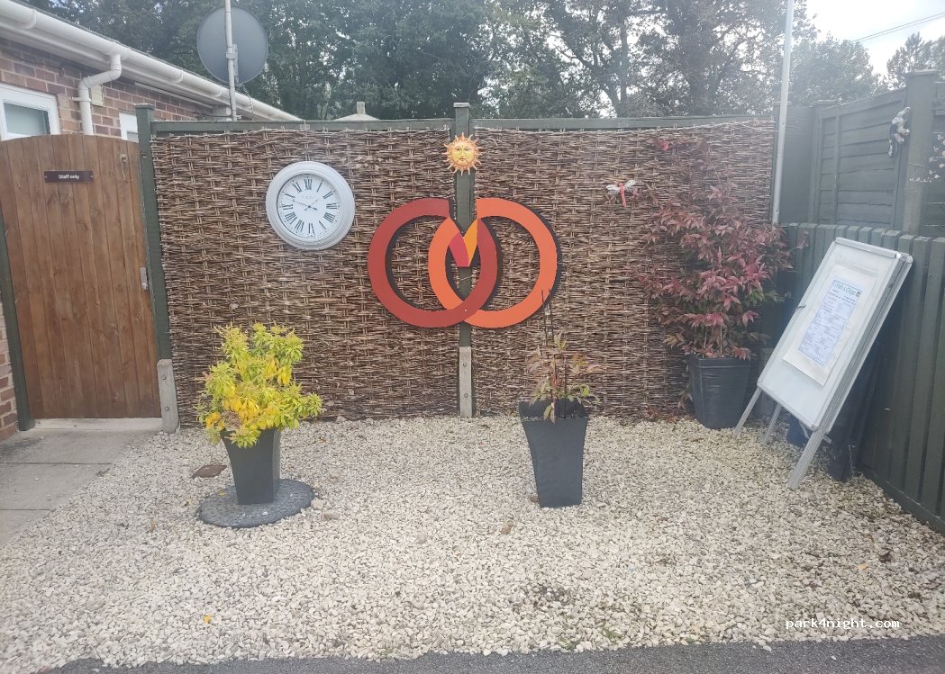 Hunter's Moon Caravan and Motorhome Club Campsite — foto