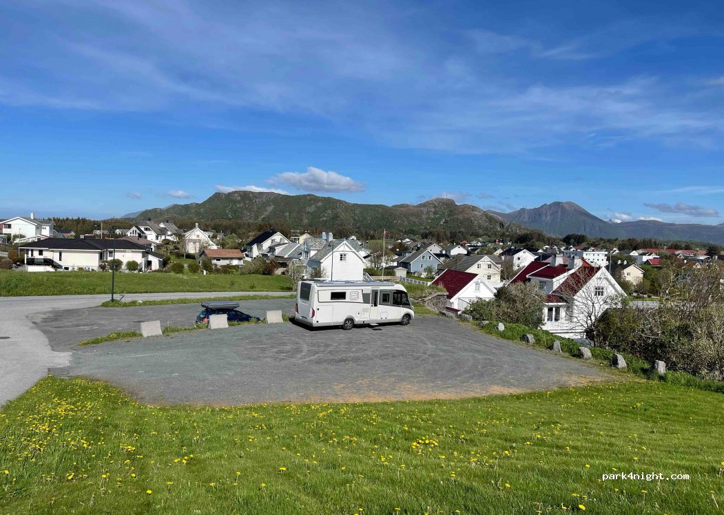 (6430) Bud - 4 Kirkevegen — foto