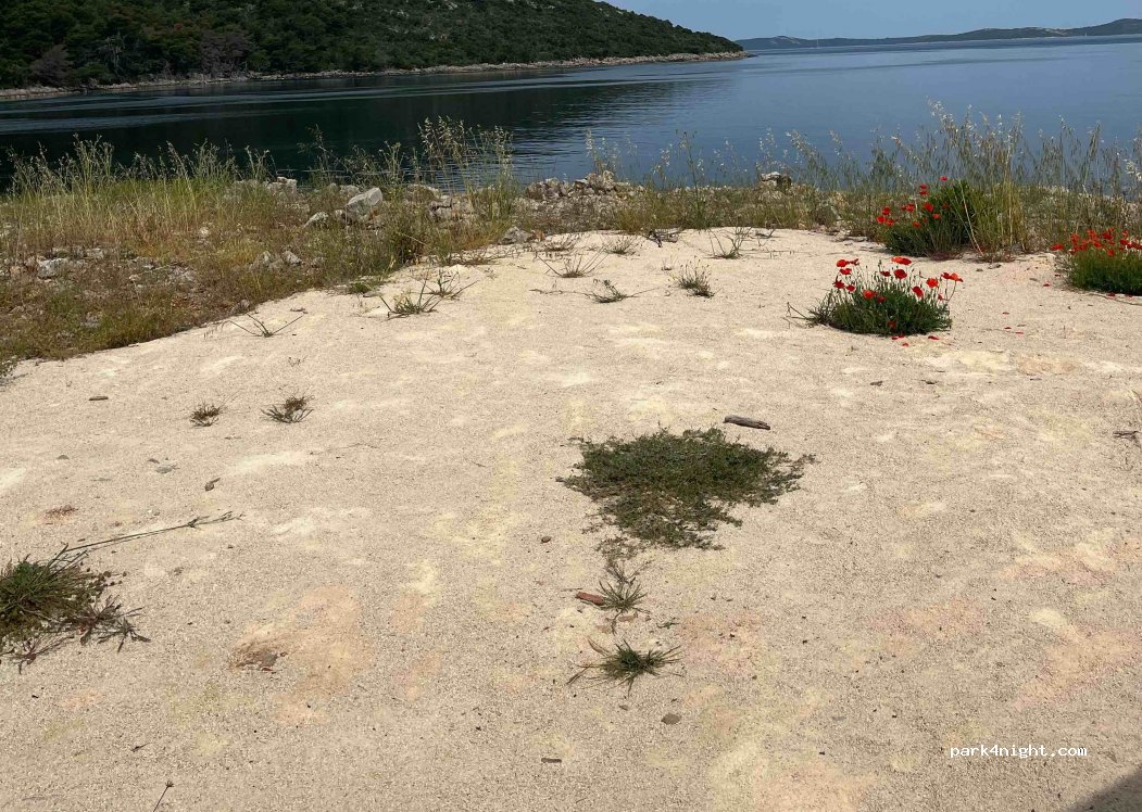 (23286) Božava - — foto 3