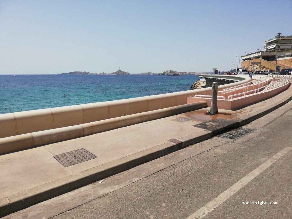 (13007) Marseille - 325 Montée de la Rotonde — foto
