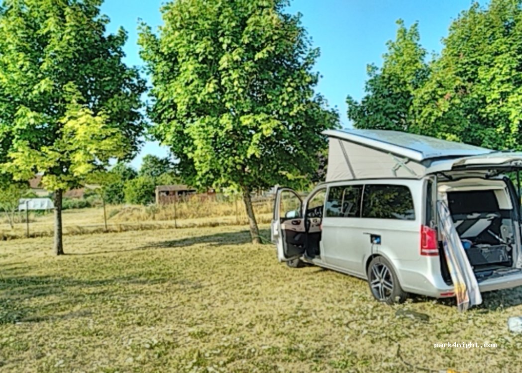 CAMPING MUNICIPAL DOMREMY — foto