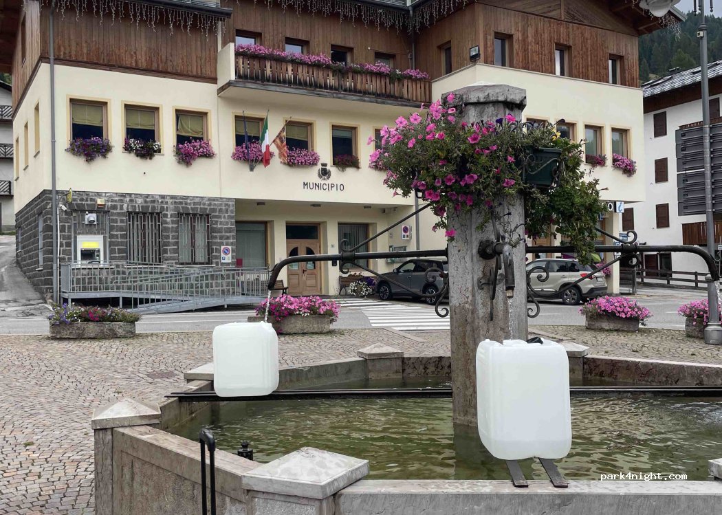 (32020) Selva di Cadore - 12 Piazza San Lorenzo — foto 2