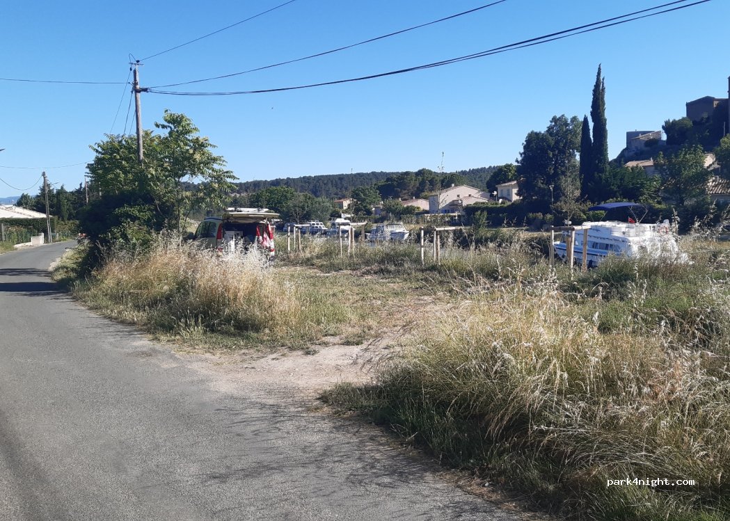 (11200) Argens-Minervois - 16 Avenue des Platanes — foto
