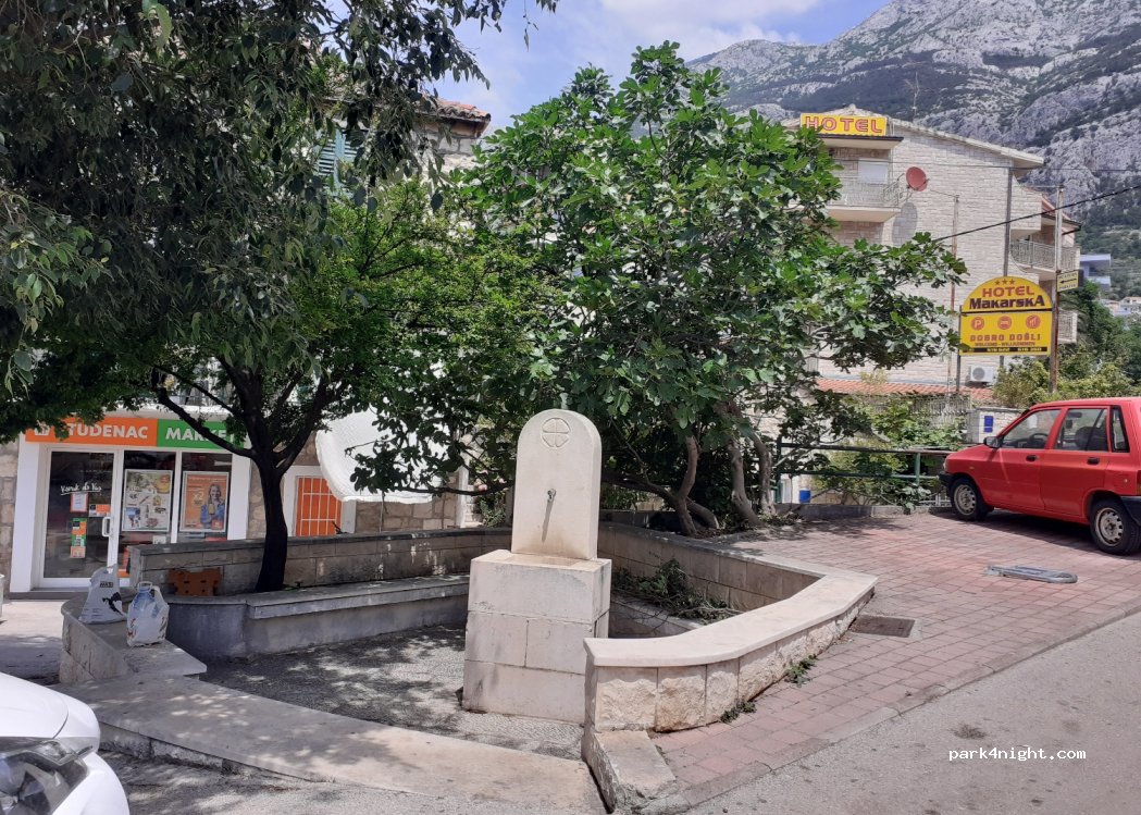 (21300) Makarska - 13 Trakače — foto