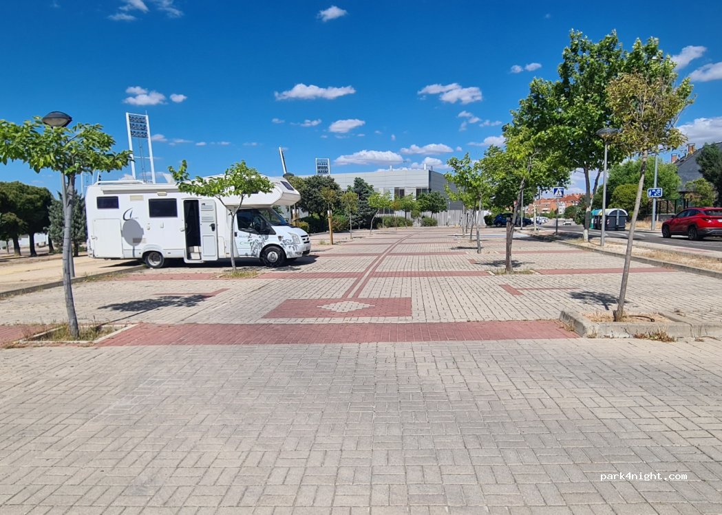 (28232) Las Rozas de Madrid - 56 Avenida de Esparta — foto